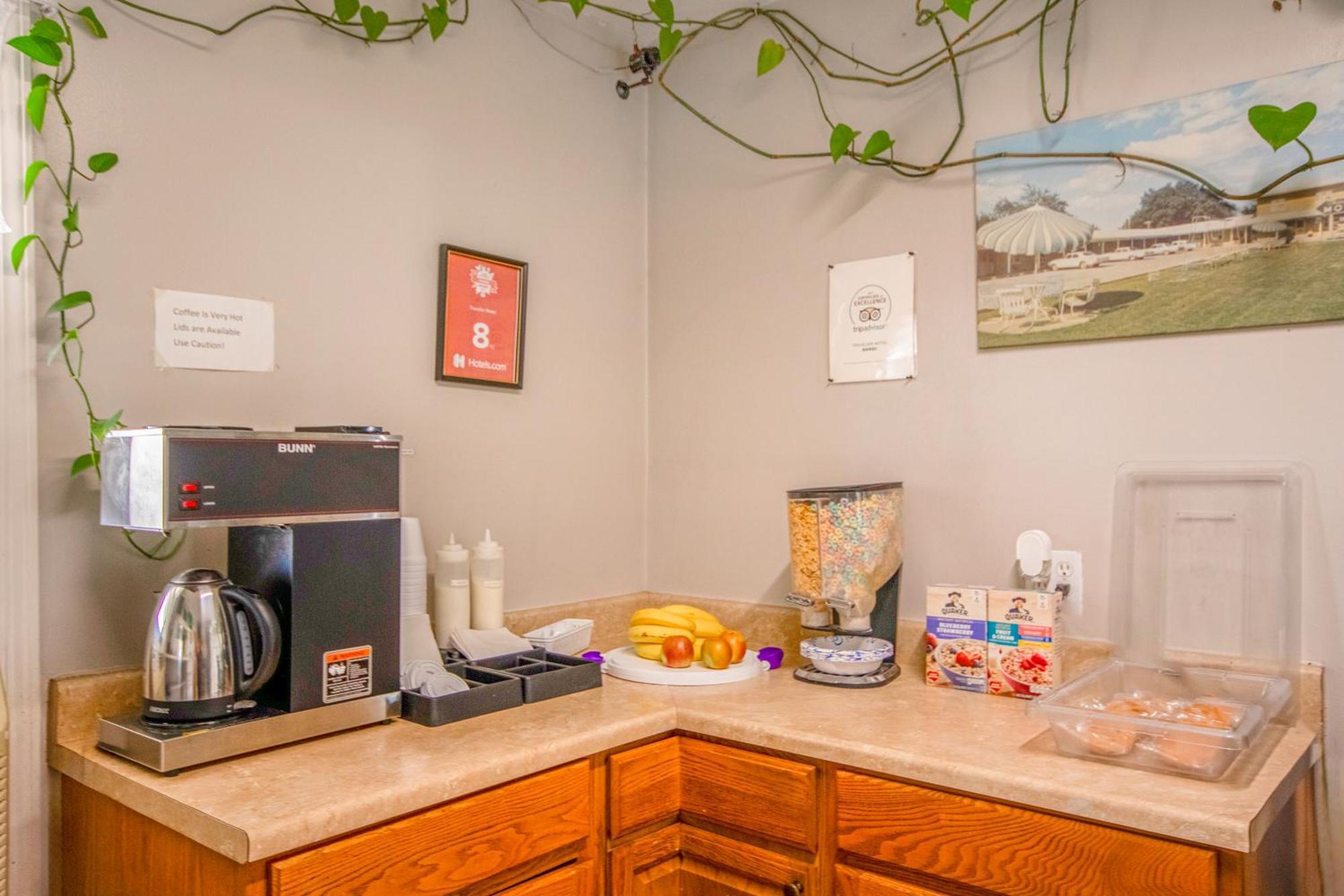 Oyo Travelier Motel Macon ภายนอก รูปภาพ